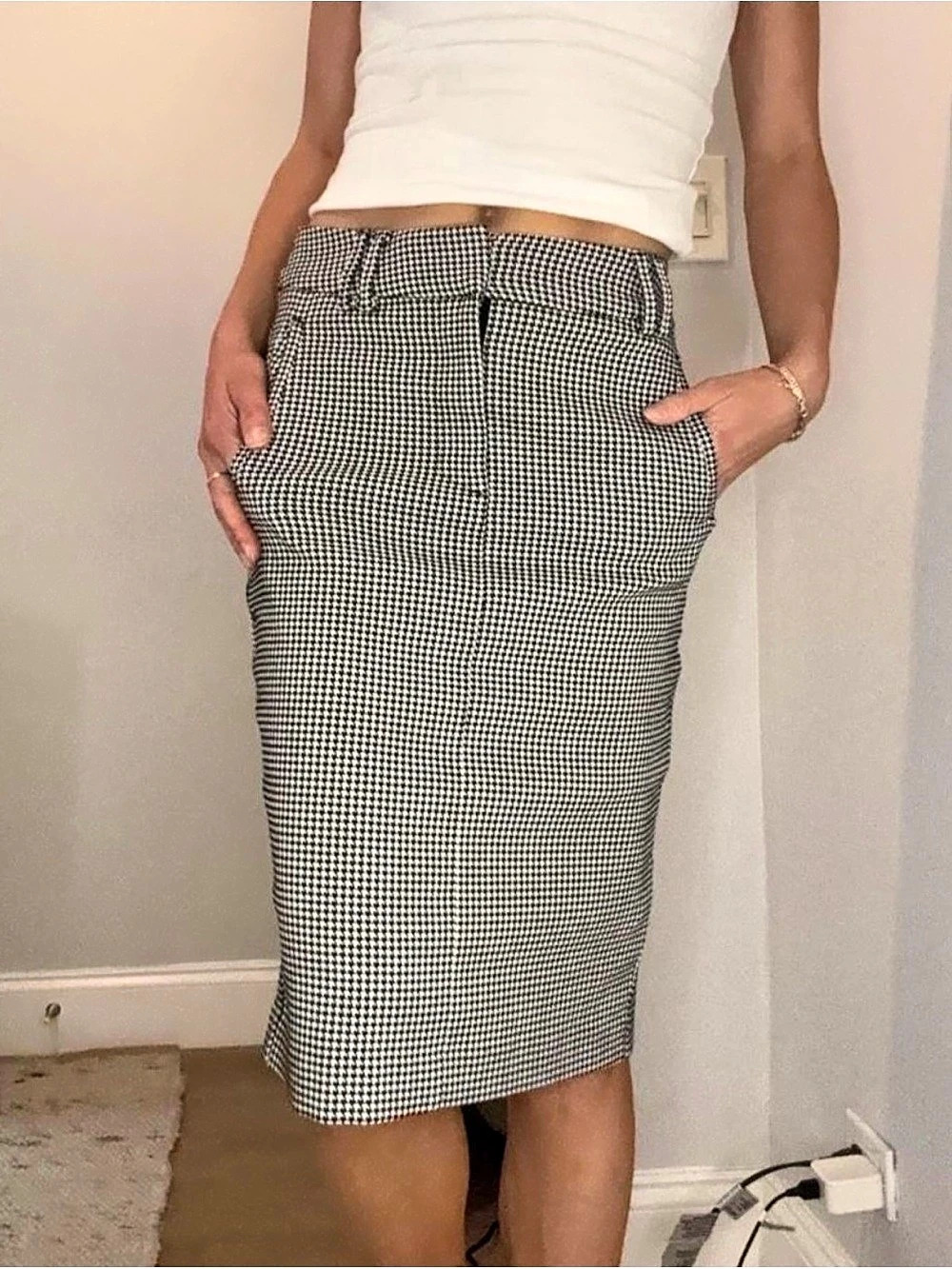 Houndstooth Midi Pencil Skirt in Black & White Like New